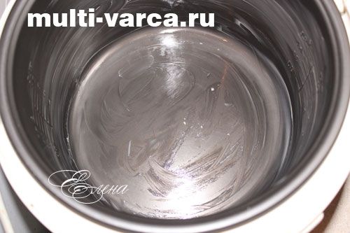 простий яблучний пиріг у мультиварці