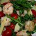 Салат рукола з креветками та помідорами чері